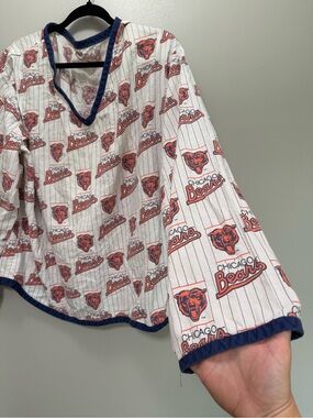 Chicago Bears Print Pullover with Navy Trim